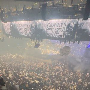 Meet your Posher, Jean